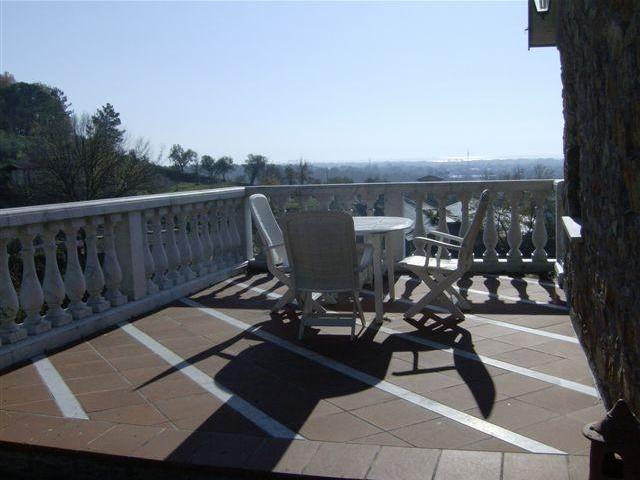 Villa con giardino, Ortonovo isola