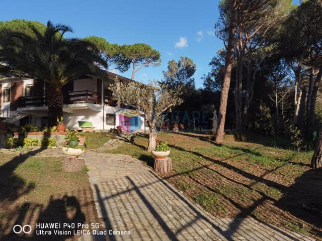 Villa con giardino, Livorno quercianella