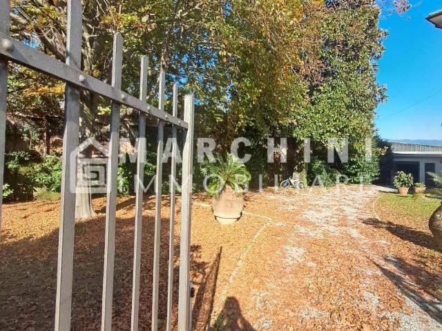 Villa con giardino, Lucca san marco