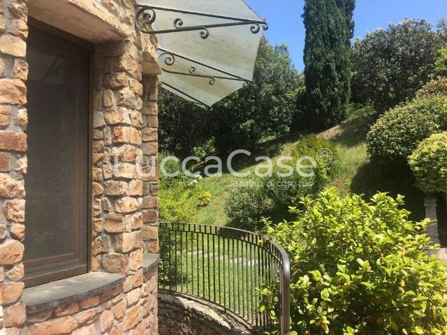 Villa con giardino, Lucca sant'alessio