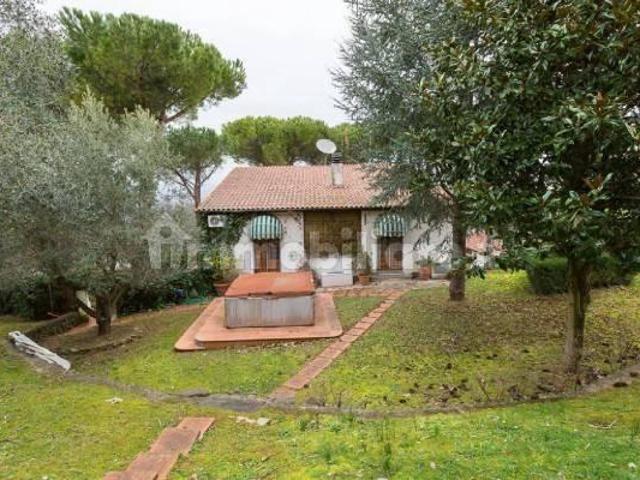 Villa con giardino, Montescudaio fiorino