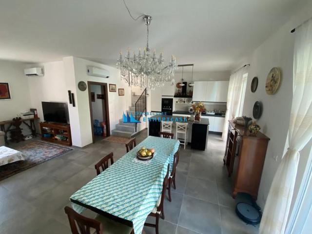 Villa con giardino, Montignoso cinquale