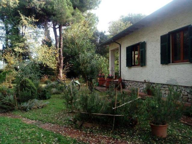 Villa con giardino, Massa marina di