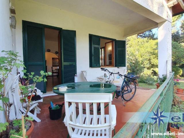 Villa con giardino, Massa marina di