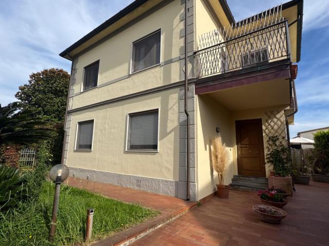 Villa con giardino, San Giuliano Terme arena metato