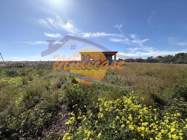 Villa con giardino, Siracusa brucoli