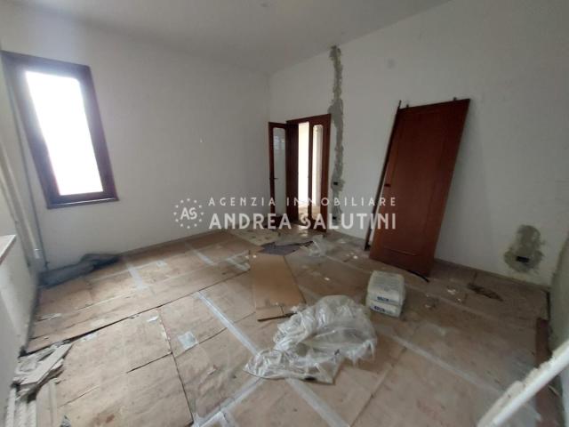 Villa con giardino, Pontedera la rotta