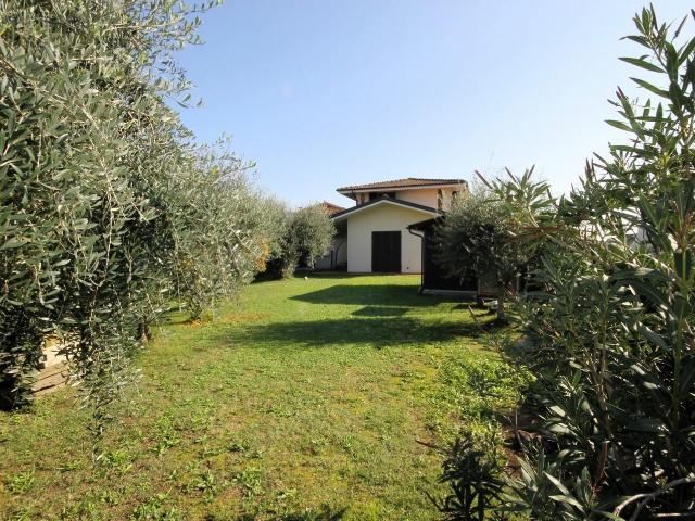 Villa con giardino, Porcari pineta