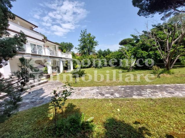 Villa con giardino, Pisa tirrenia