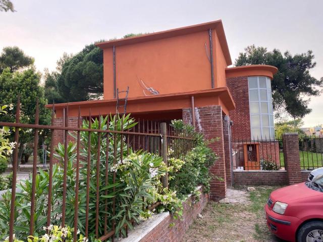 Villa con giardino, Pisa calambrone