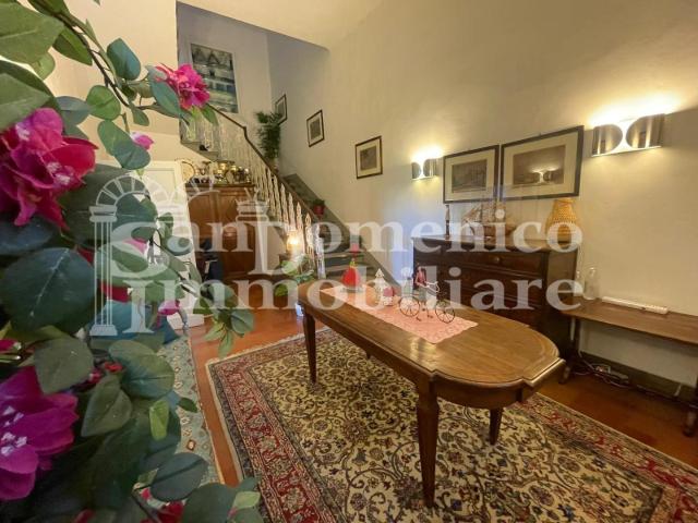 Villa con giardino, Pisa riglione oratoio