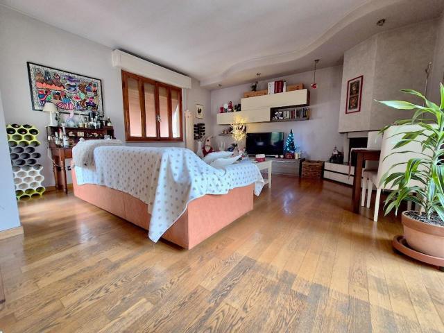 Villa con giardino, Pisa sant'ermete