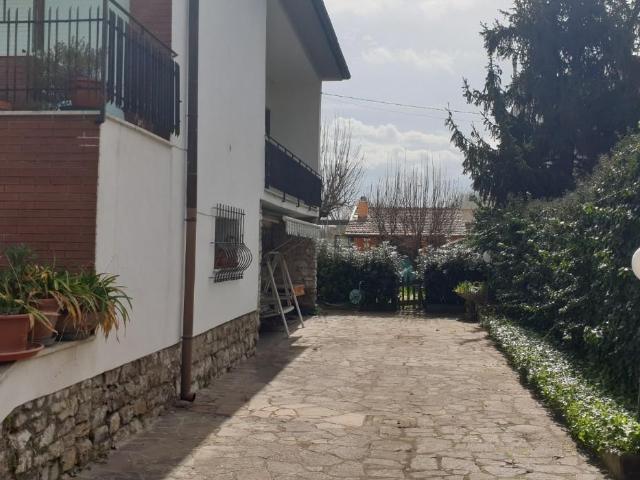 Villa con giardino, Pisa san biagio