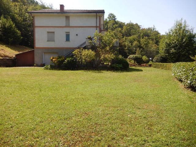 Villa con giardino, Varese Ligure costola