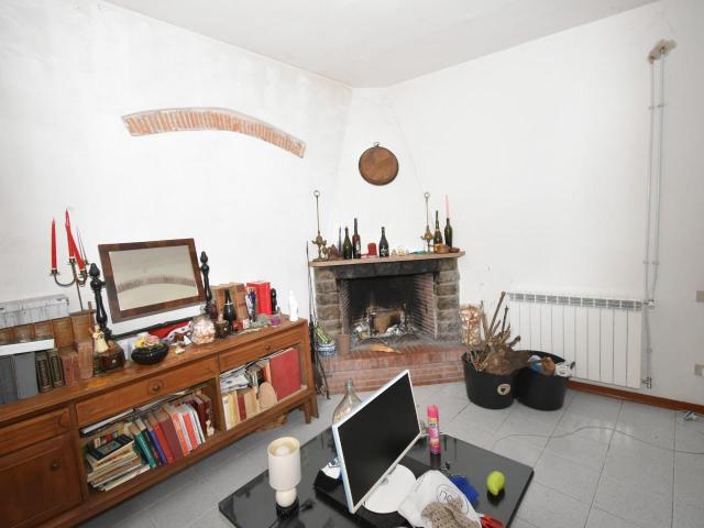 Villa con giardino, Vecchiano avane