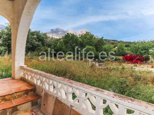 Villa con Gran Parcela en Venta en La Nucía Cerca de Altea y Benidorm