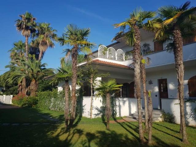 Villa con grande giardino tropicale Servizi