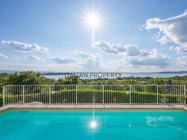 Villa con incantevole vista lago 160m² San Feliciano