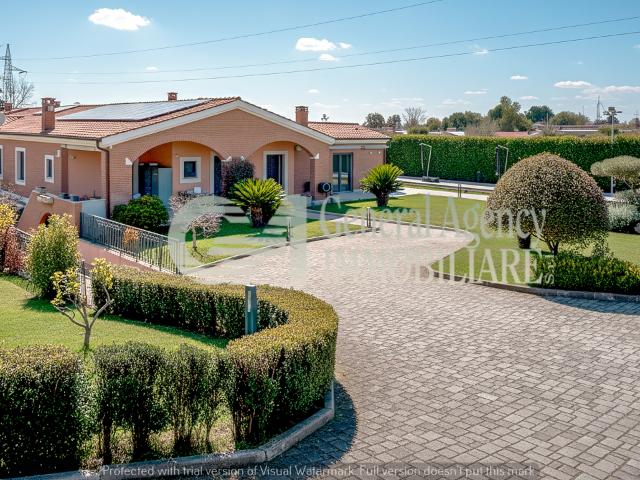 Villa Con piscina a Roma