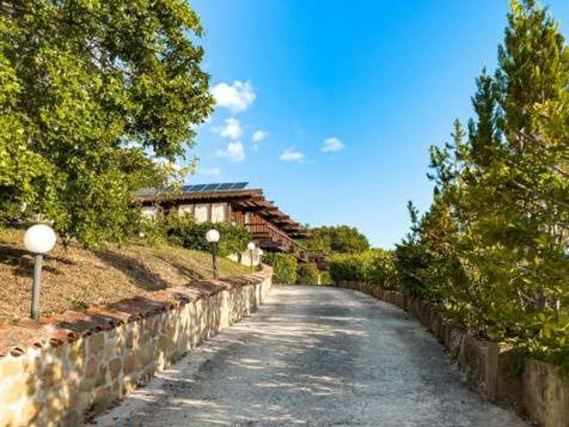 Villa con piscina Amatrice