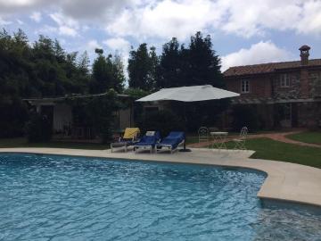 Villa con piscina Richiedi informazioni su questo immobile Servizi Descrizione Galleria Fotografica