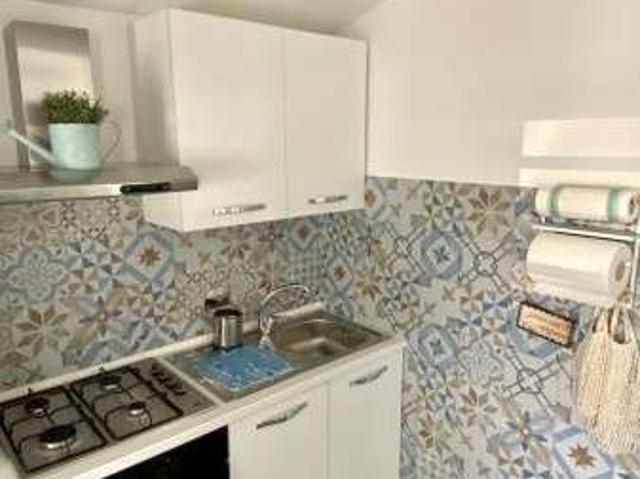 Villa con piscina Latina