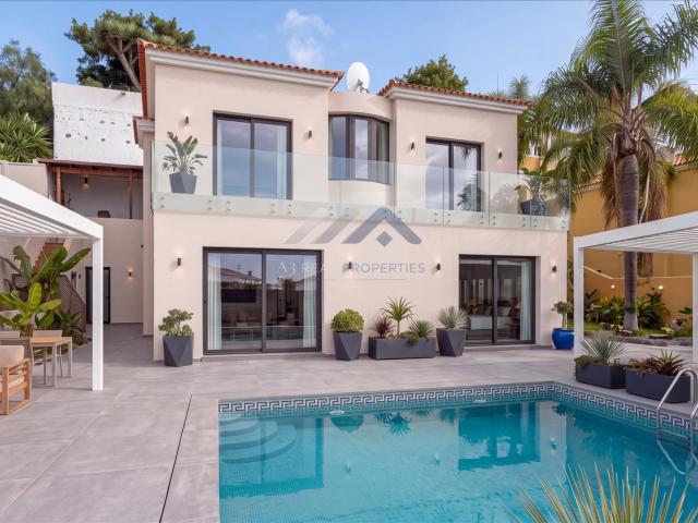 VILLA CON PISCINA PRIVADA Y VISTAS AL MAR EN EL SAUZAL 348m² El Sauzal