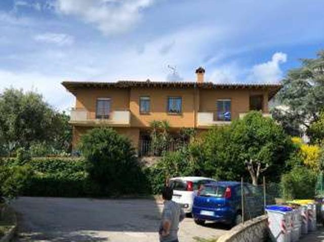 Villa con terrazzo Centro