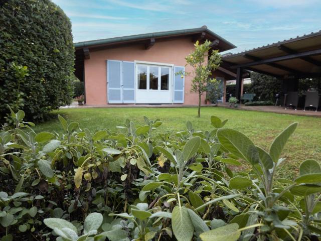 Villa in vendita a Viareggio