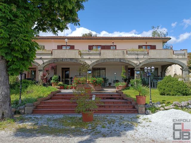 Villa con terrazzo a Cerreto Guidi