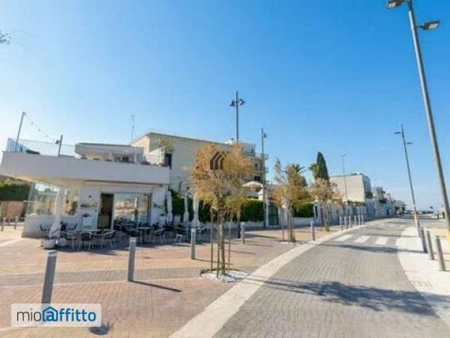 Villa con terrazzo Bari