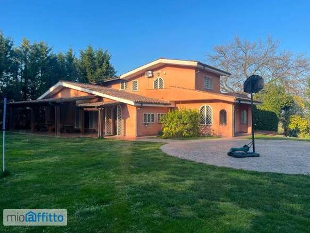 Villa con terrazzo Giustiniana, olgiata, cesano