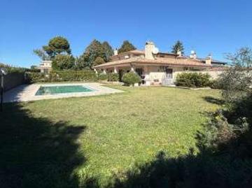 Villa con terrazzo e piscina Giustiniana, olgiata, cesano