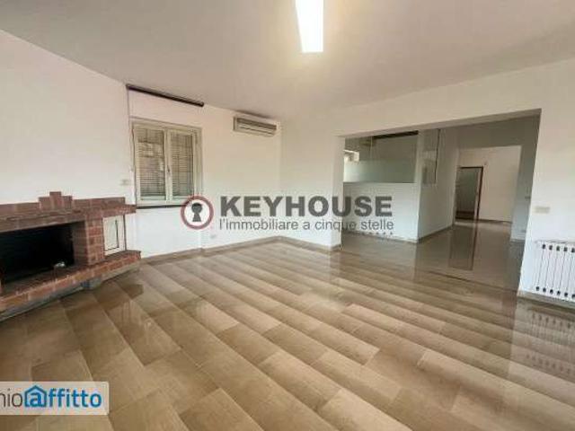 Villa con terrazzo Eur, laurentino, checchignola, montagnola, fonte meravigliosa