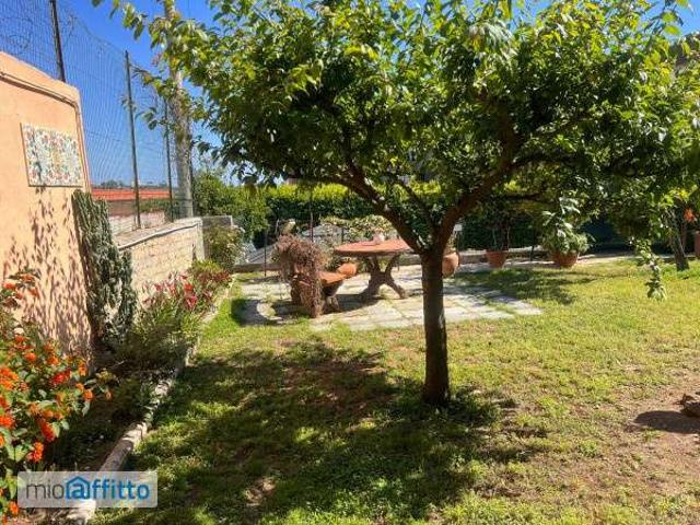 Villa con terrazzo Fuorigrotta
