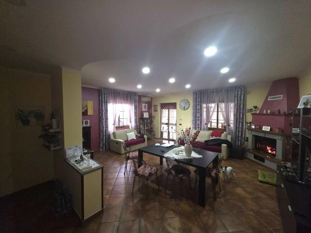 Villa con terrazzo in via risorgimento snc, Naso