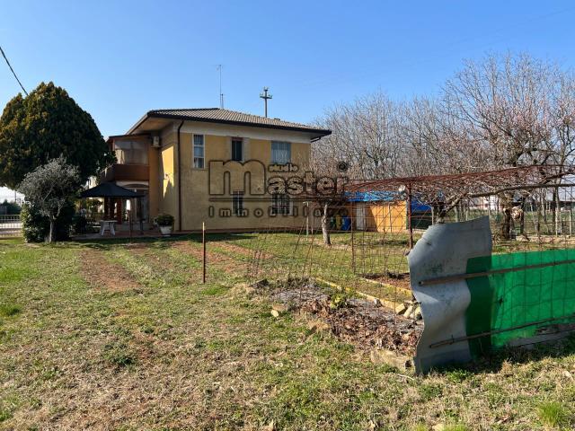 Villa in vendita a Paese, Centro