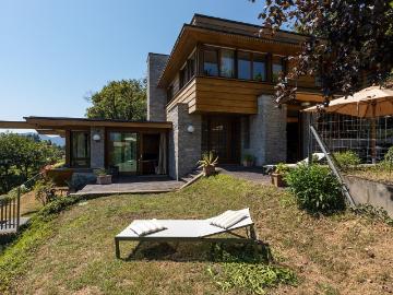 VILLA CON VISTA LAGO