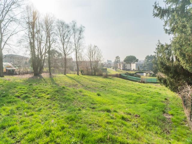 Villa con vista panoramica in posizione strategica 265m² Buguggiate