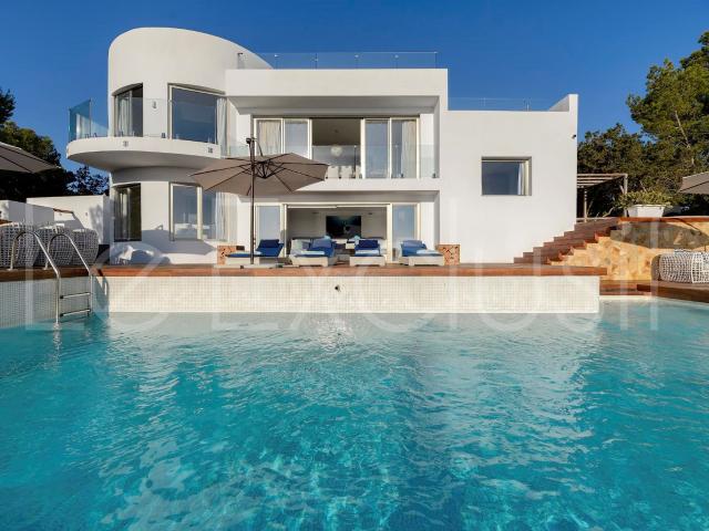 Villa con vistas espectaculares al mar en Cala Salada