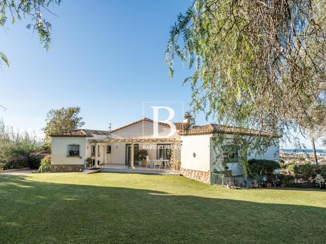 Villa con vistas panorámicas al mar y al Montgó en exclusiva. 267m² Dénia