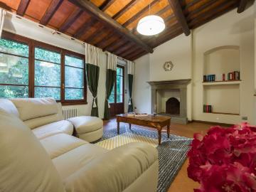 Villa collina Fiesole Piscina ampio giardino quattro camere