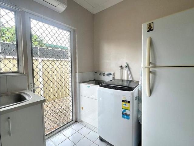 VILLA CLOSE TO CITY CENTER