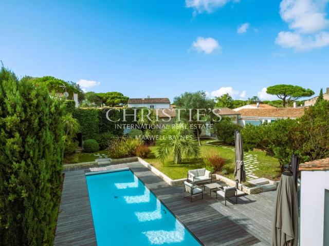 Maison d'architecte 200 m², élégance et intimité au cœur de. 191m² La Flotte
