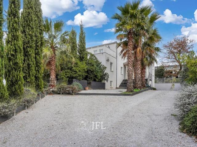 Villa d?architecte 285 m² Piscine chauffée Sous sol complet Secteur Saint Jean Montrabé / Rouffiac