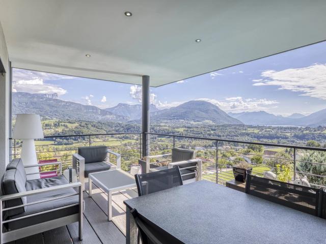 Villa d’architecte contemporaine de 2016 sur un terrain de 1. 280m² Argonay