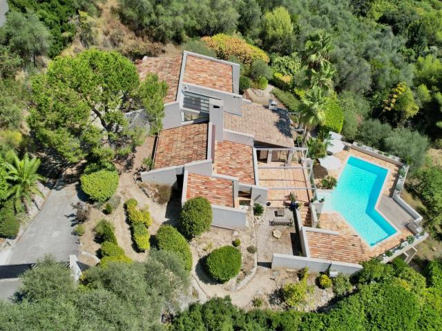 Villa d’Architecte à fort potentiel – Nice Gairaut