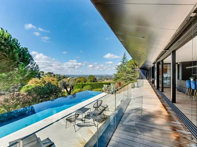 Villa d’architecte d’exception sur les coteaux toulousains 225m² Toulouse