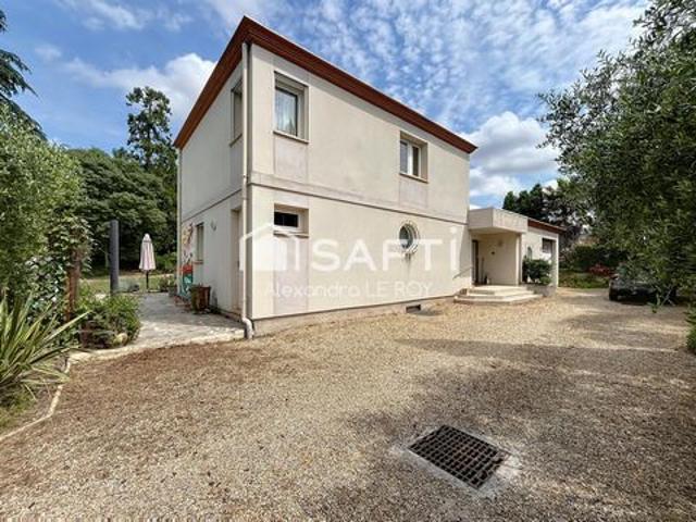 VILLA D’ARCHITECTE de 209 m2 et son Magnifique PARC !