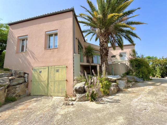 Villa d’exception 5 pièces 145 m2 avec vue panoramique sur L. 145m² Limoux